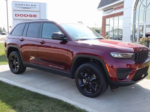 New 2025 Jeep Grand Cherokee Altitude w/ Trailer Tow Package image 3