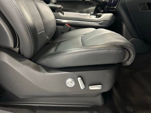 Used 2025 Lincoln Navigator Reserve image 64