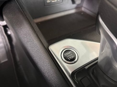 Used 2025 Nissan Altima 2.5 SV FWD image 17