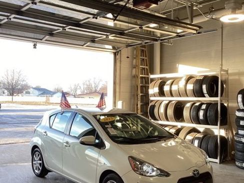 Used 2015 Toyota Prius C Four image 7