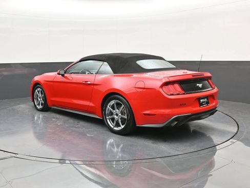 Used 2022 Ford Mustang Premium RWD image 5