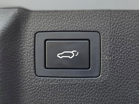 Used 2018 Hyundai Santa Fe Limited image 15