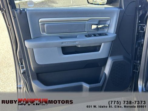 Used 2017 RAM 3500 Big Horn w/ Sport Appearance Group image 9