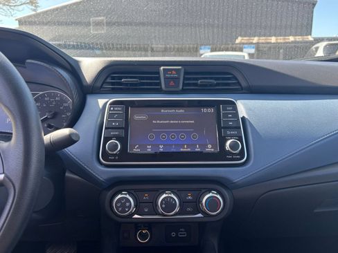 Used 2025 Nissan Versa SV FWD image 17