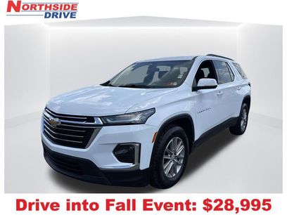 Used 2023 Chevrolet Traverse LT