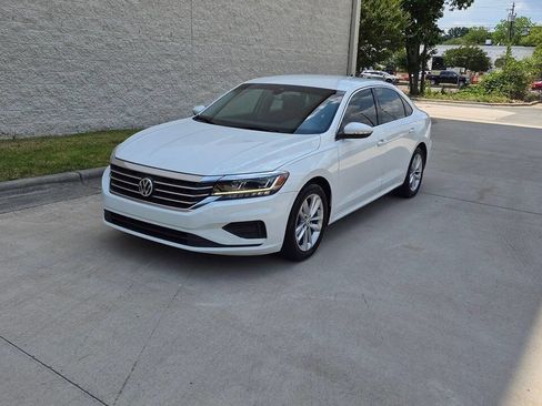 Used 2020 Volkswagen Passat 2.0T SE FWD image 2