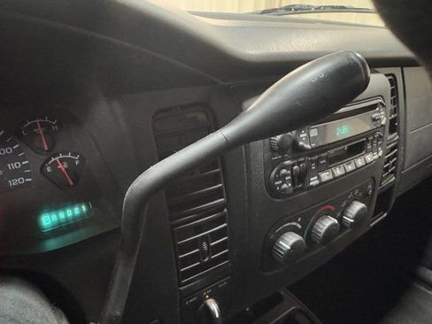 Used 2004 Dodge Dakota SLT w/ Deluxe Convenience Group image 25