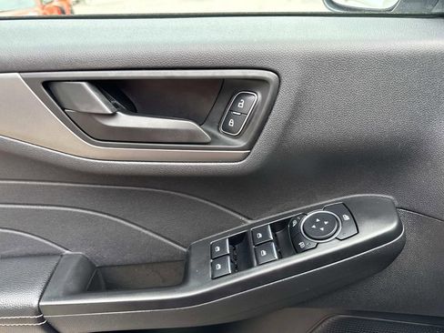 Used 2025 Ford Escape Active AWD/4WD image 21