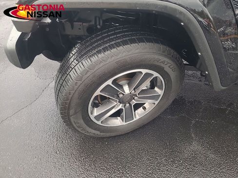 Used 2023 Jeep Wrangler Sahara image 18