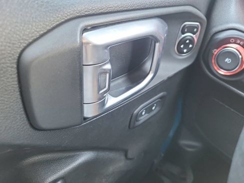 Used 2020 Jeep Wrangler Unlimited Rubicon w/ Cold Weather Group AWD/4WD image 30