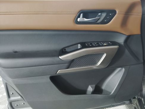 Used 2023 Nissan Pathfinder Platinum image 14