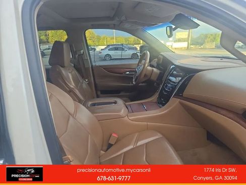 Used 2015 Cadillac Escalade Platinum AWD/4WD image 12