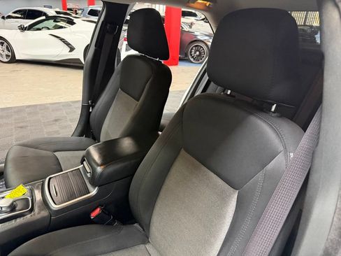 Used 2019 Chrysler 300 Touring w/ Sport Appearance Package RWD image 34