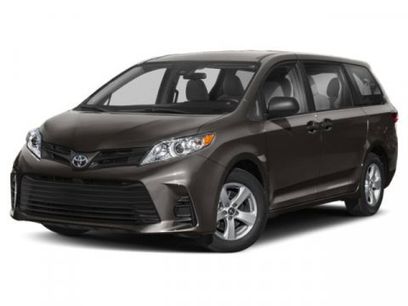Used 2018 Toyota Sienna XLE w/ Carpet Mat Package
