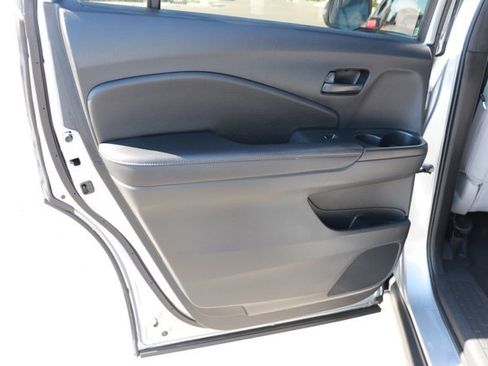 Used 2024 Honda Passport EX-L image 11