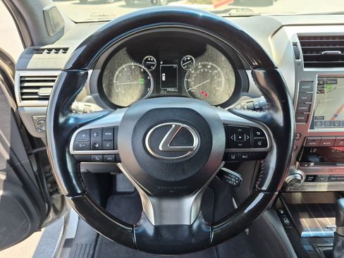 Used 2021 Lexus GX 460 Luxury w/ Sport Design Package AWD/4WD image 17