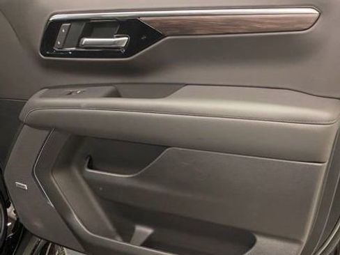 New 2026 Chevrolet Suburban LT w/ Comfort Package AWD/4WD image 25