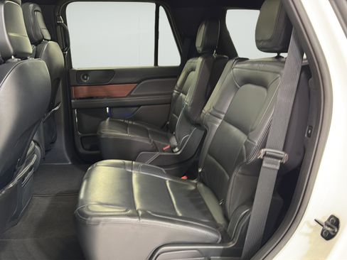 Used 2024 Lincoln Navigator Premiere AWD/4WD image 20