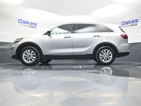 Used 2020 Kia Sorento LX w/ LX I4 Convenience Package image 41