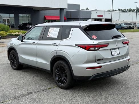 Used 2022 Mitsubishi Outlander ES AWD/4WD image 4