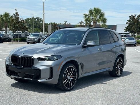 New 2026 BMW X5 xDrive40i w/ M Sport Package AWD/4WD image 1