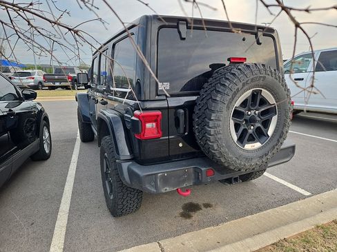 Used 2019 Jeep Wrangler Unlimited Rubicon image 2