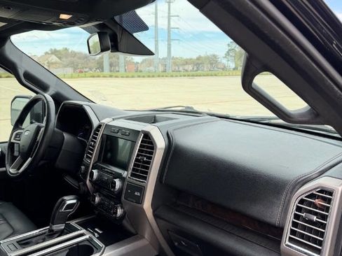 Used 2016 Ford F150 Platinum w/ Equipment Group 701A Luxury image 14