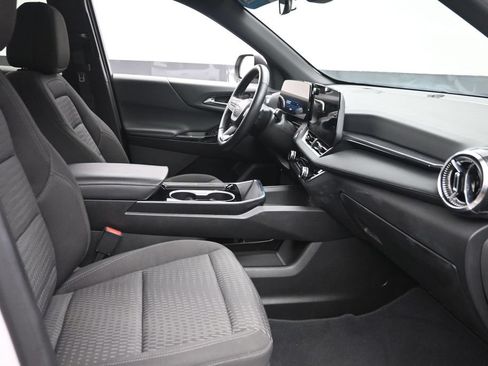 Used 2025 Chevrolet Equinox LT AWD/4WD image 9