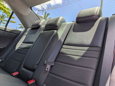 Used 2017 Toyota Camry SE FWD image 16