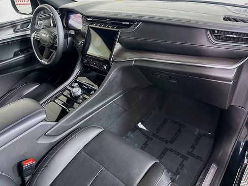 Used 2023 Jeep Grand Cherokee Overland w/ Luxury Tech Group IV image 36