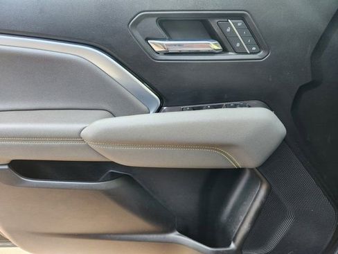 Used 2023 Chevrolet Colorado ZR2 w/ ZR2 Convenience Package III image 24