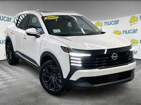 Used 2025 Nissan Kicks SR w/ SR Premium Package image 1