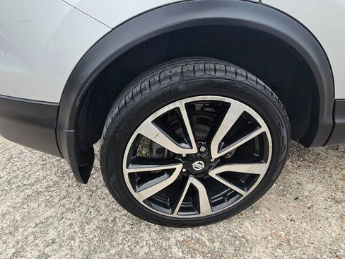 Used 2018 Nissan Rogue Sport SL FWD image 9