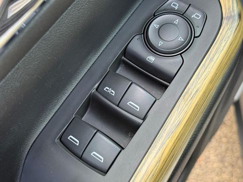 Used 2019 GMC Acadia Denali w/ Technology Package AWD/4WD image 23