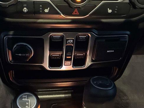 Used 2019 Jeep Wrangler Unlimited Sport S image 29