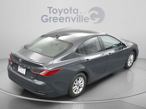 Used 2025 Toyota Camry LE FWD image 15