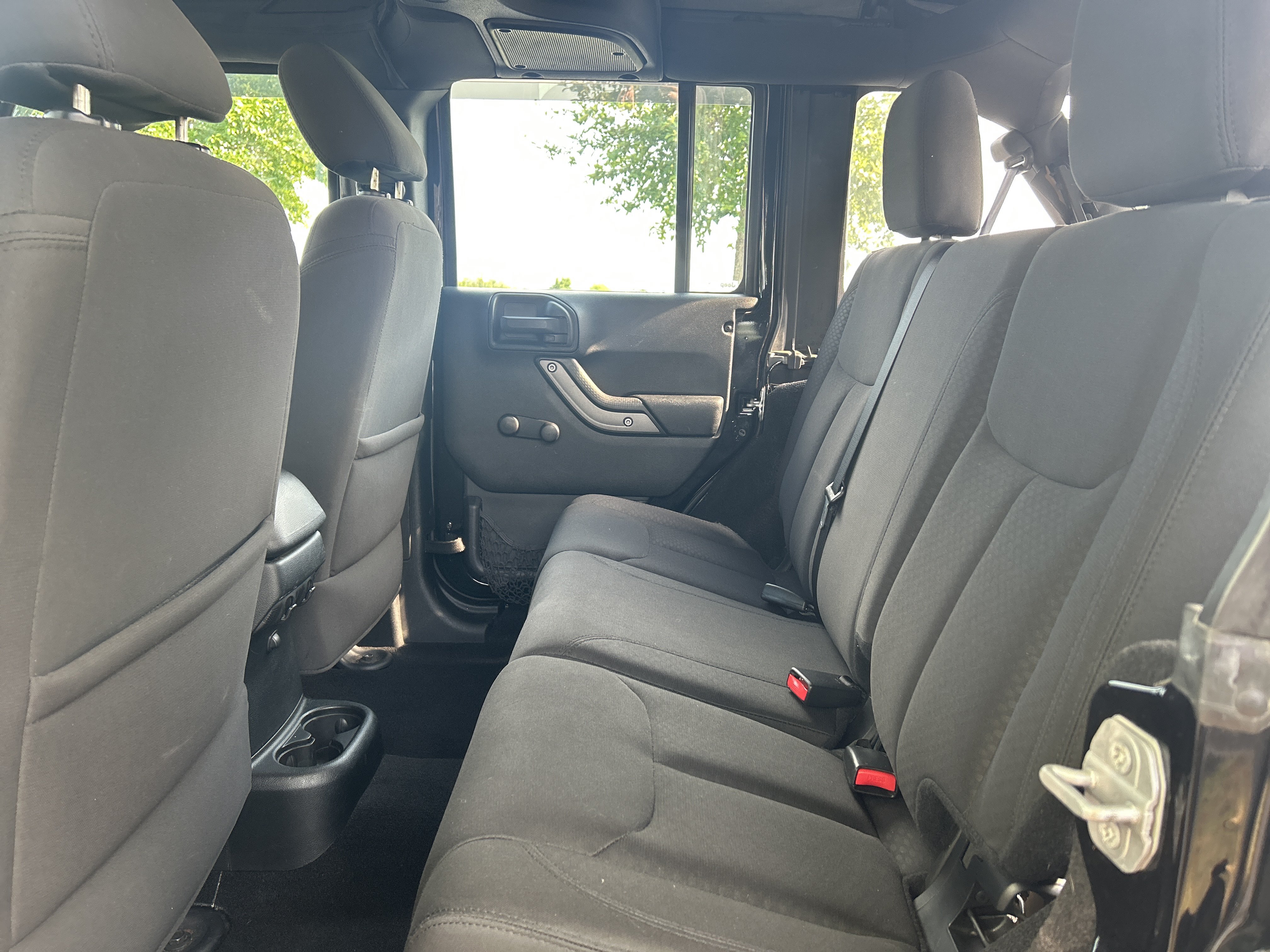 Used 2016 Jeep Wrangler Unlimited Sport w/ Connectivity Group AWD/4WD image 26