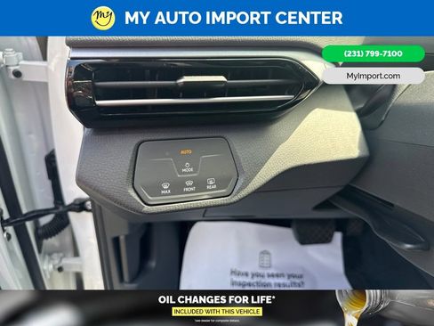 Used 2025 Volkswagen ID.4 Pro AWD/4WD image 14