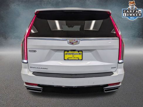 Used 2022 Cadillac Escalade Premium Luxury Platinum w/ Heavy-Duty Trailer Package AWD/4WD image 5