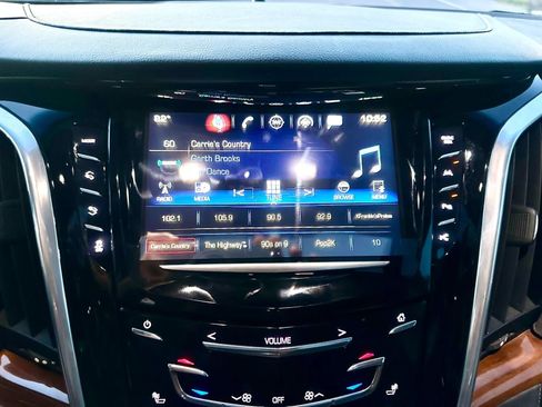 Used 2018 Cadillac Escalade ESV Premium Luxury AWD/4WD image 29