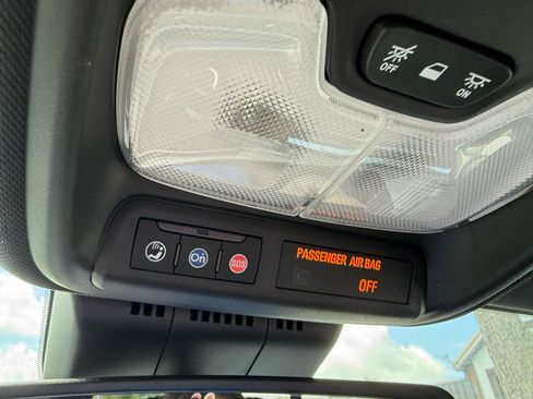 Used 2023 GMC Canyon Elevation w/ Elevation Premium Package RWD image 13
