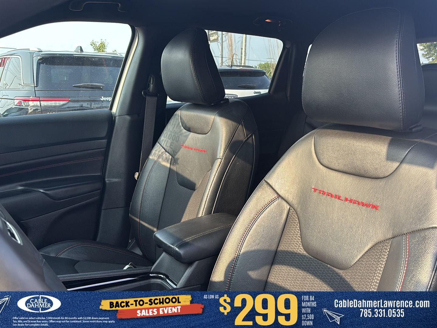 Used 2025 Jeep Compass Trailhawk AWD/4WD image 12