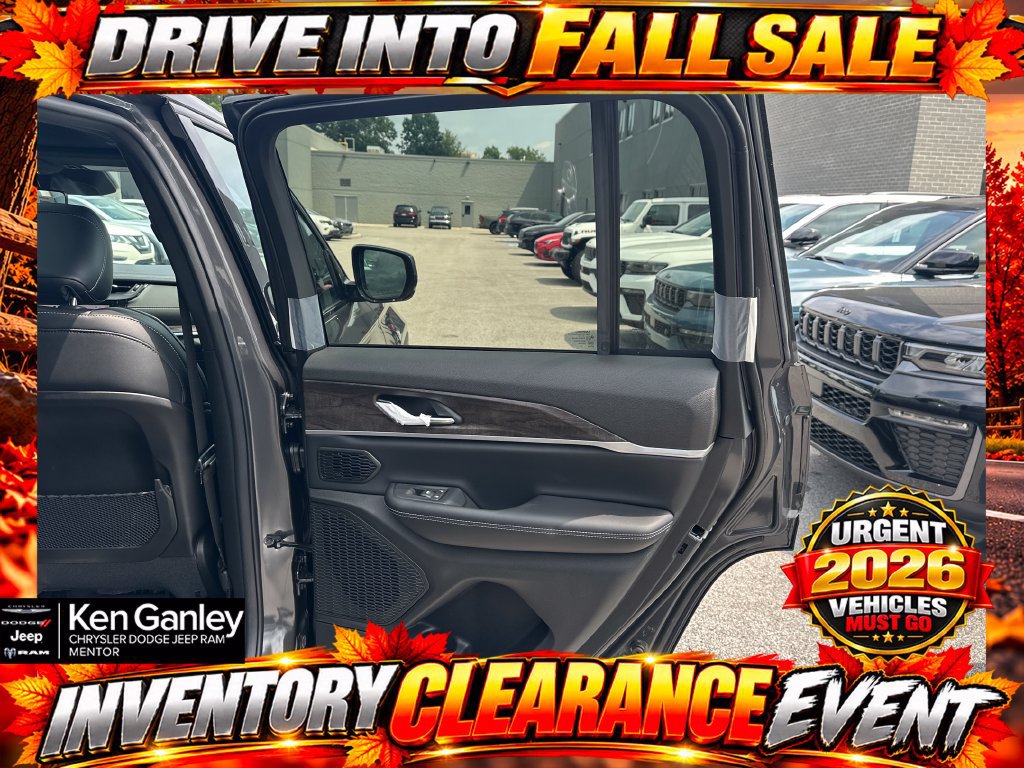 New 2026 Jeep Grand Cherokee Limited w/ Limited Altitude Package AWD/4WD image 22