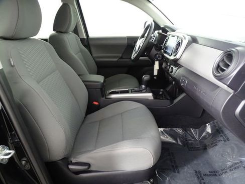 Used 2021 Toyota Tacoma SR5 RWD image 14