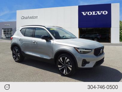 New 2025 Volvo XC40 B5 Ultra w/ Climate Package
