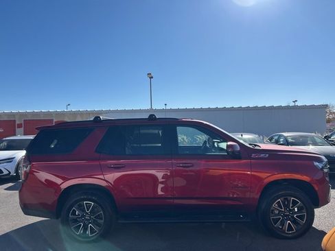 Used 2022 Chevrolet Tahoe Z71 w/ Luxury Package image 4