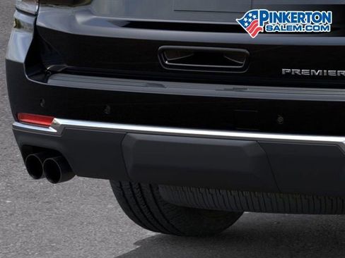 New 2025 Chevrolet Suburban Premier image 14