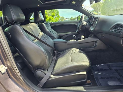 Used 2016 Dodge Challenger SRT w/ Technology Group RWD image 19