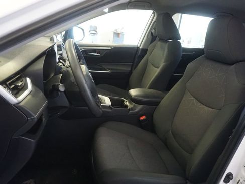 Used 2024 Toyota RAV4 XLE AWD/4WD image 16