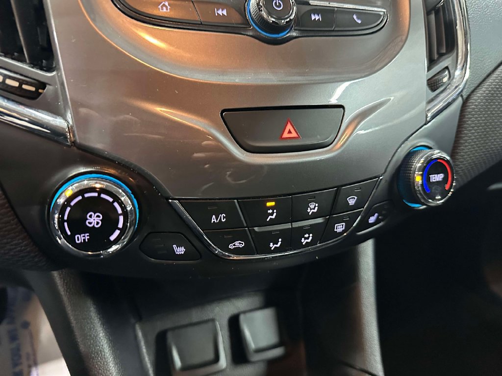Used 2018 Chevrolet Cruze LT w/ Convenience Package FWD image 22